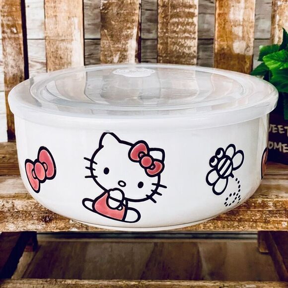 NWT Sanrio Hello Kitty Hand Painted by Artisans Vented Lid Food Container Bowl - Picture 1 of 13